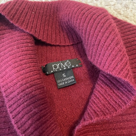 Prive Cashmere Dark Red Sweater Size Small - Picture 2 of 5